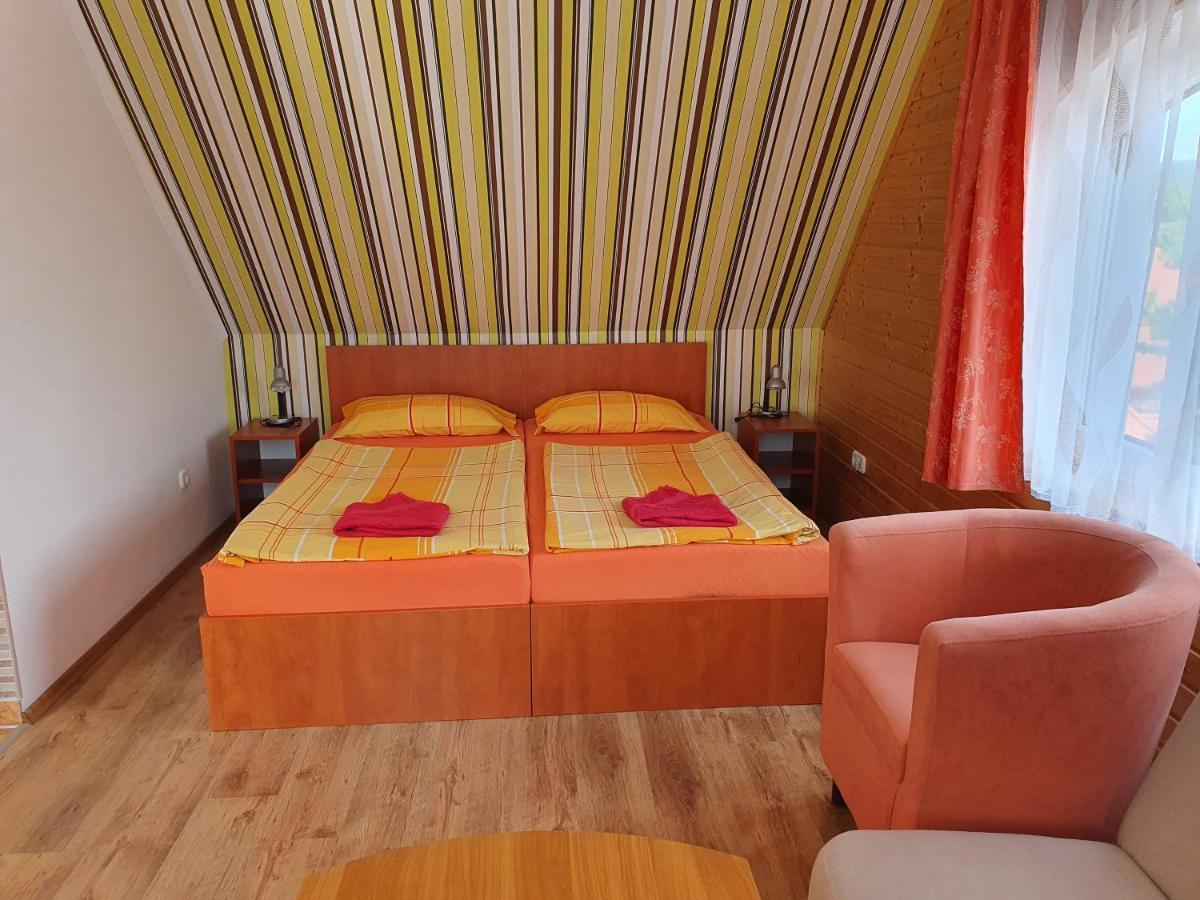 Laguna Apartmanhaz Heviz Ngoại thất bức ảnh